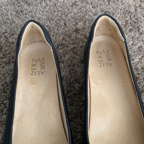 Naturalizer Flexy Black Leather Flats Sz.10M Cushioned Classic Shoes Minimalist - Picture 7 of 11
